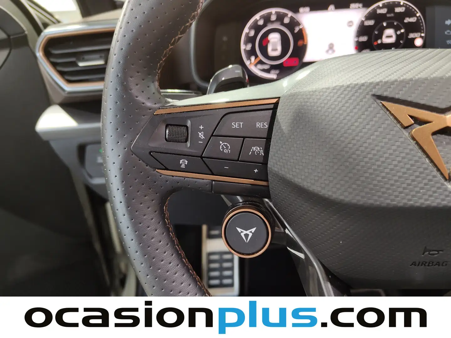 Foto Cupra Formentor CUPRA Formentor 2.5 TSI VZ5 Taiga Grey 4Drive DSG (390 CV)