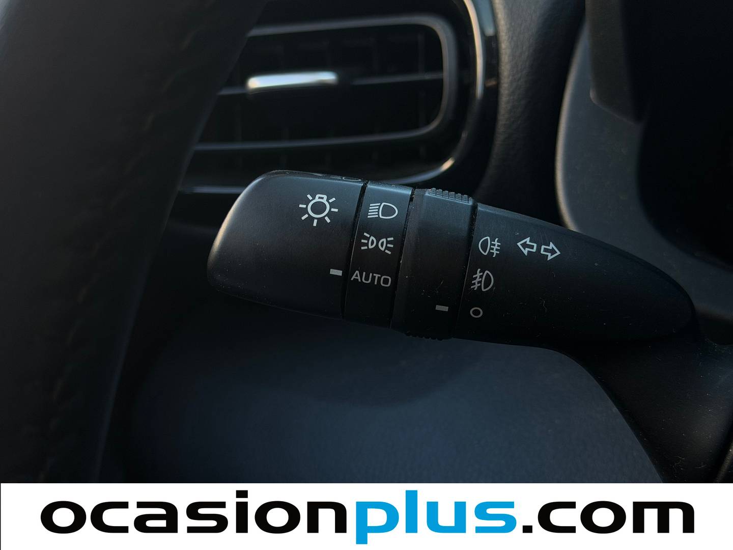 Equipamiento del Toyota Yaris Toyota Yaris 120H Active Tech (116 CV)