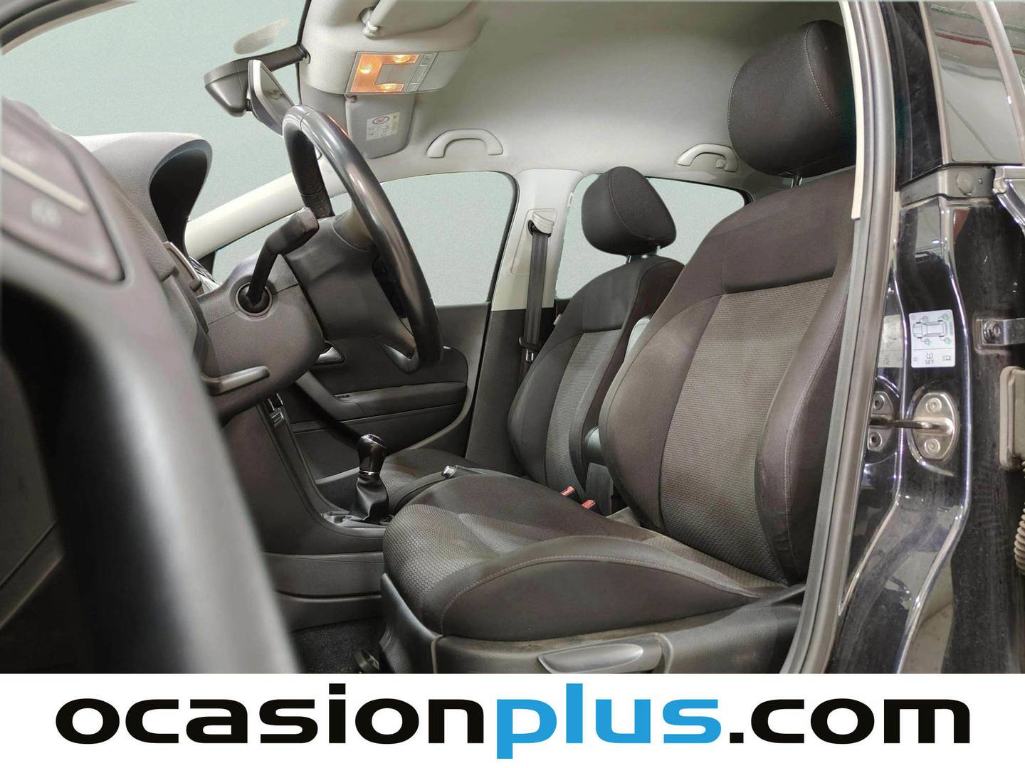Foto asientos delanteros Volkswagen Polo Volkswagen Polo Sport 1.4 TDI BMT (105 CV)