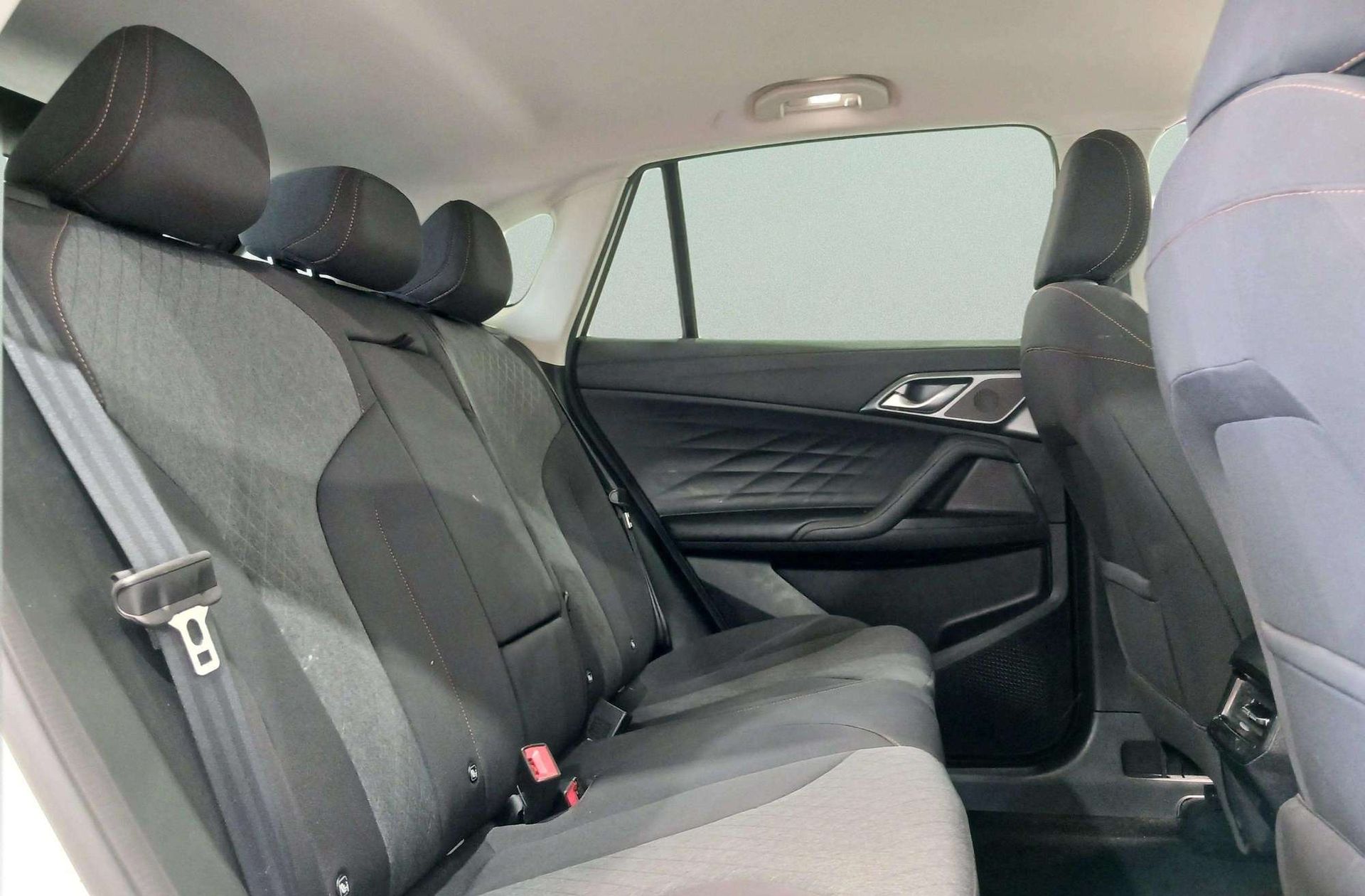 MG HS 1.5T Comfort DCT - foto 19