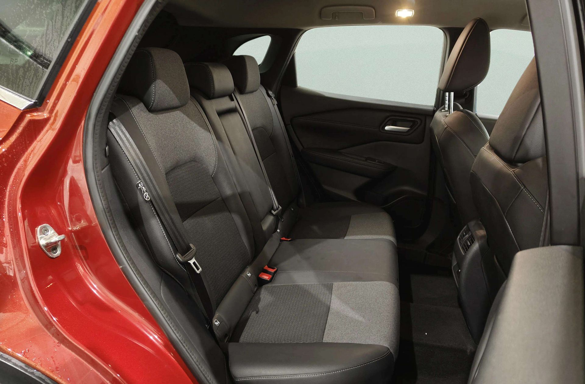 Nissan Qashqai DIG-T 140 N-Connecta - foto 12
