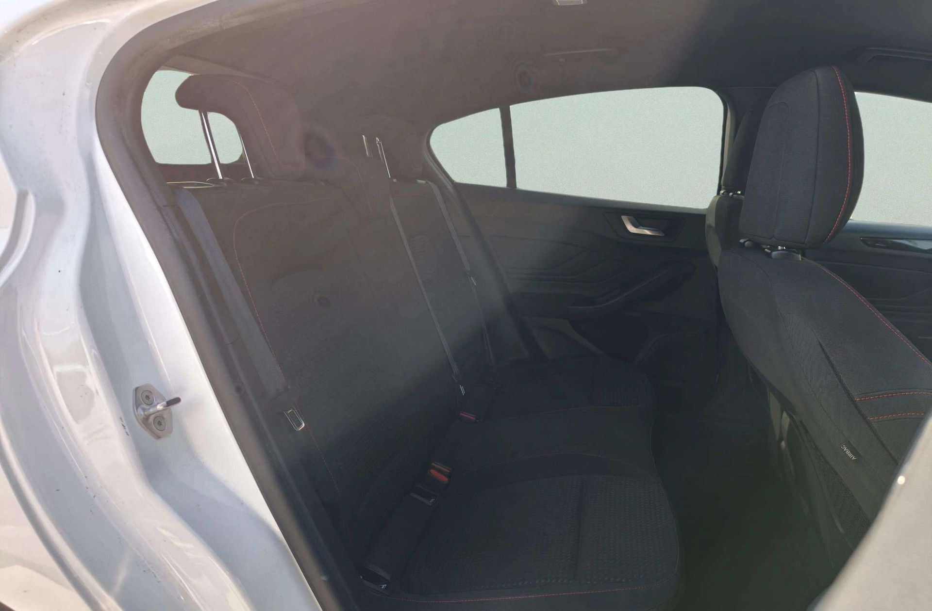 Ford Focus 1.0 EcoBoost ST-Line - foto 20