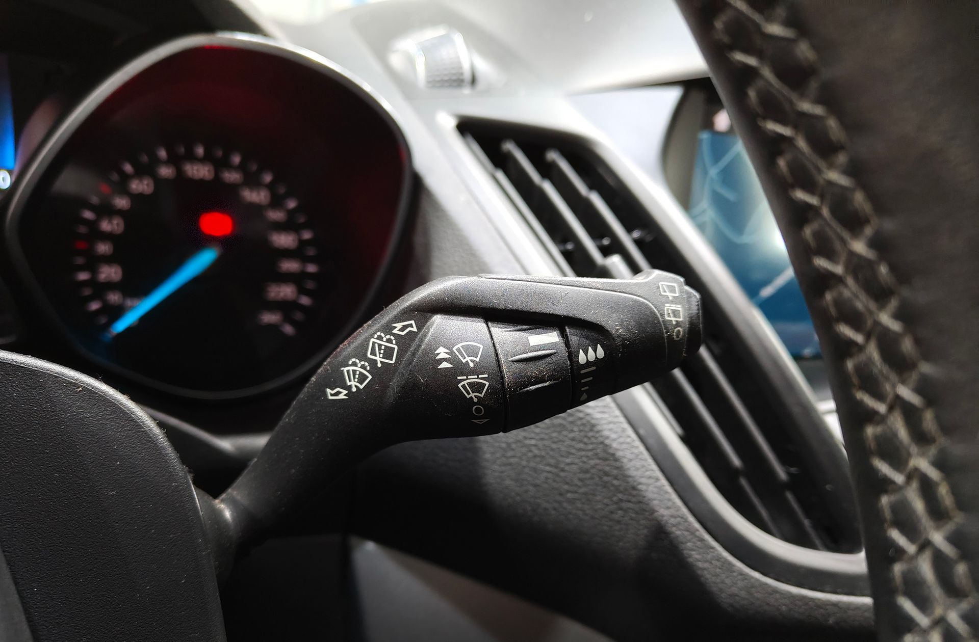 Ford Kuga 1.5 EcoBoost Trend+ 4x2 - foto 25