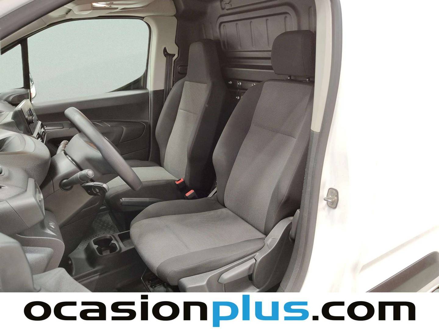 Foto asientos delanteros Peugeot Partner Peugeot Partner Furgon BlueHDi 100 Pro Standard 600kg (98 CV)