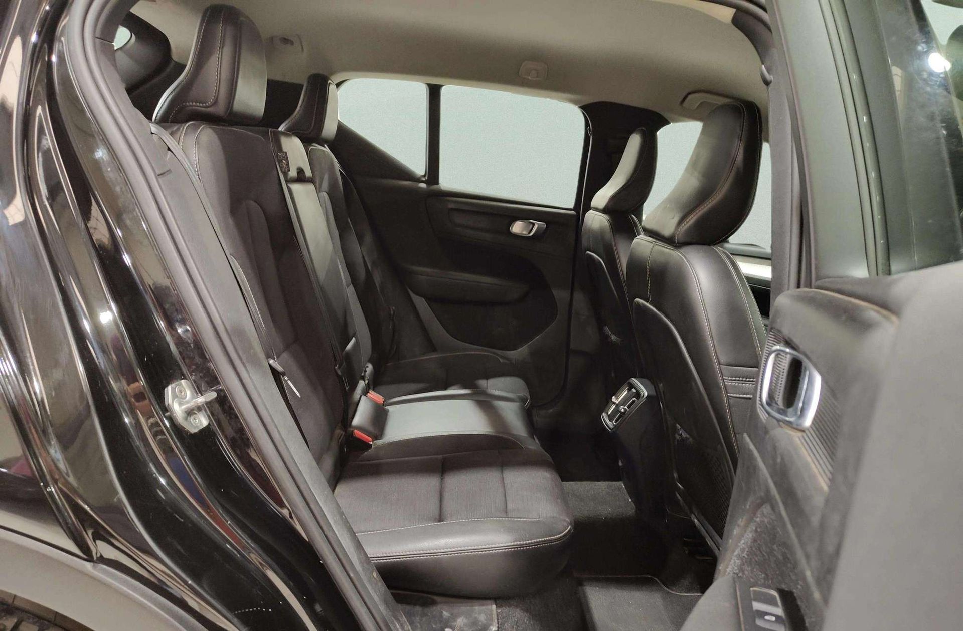 Volvo XC40 T3 Business Plus - foto 19
