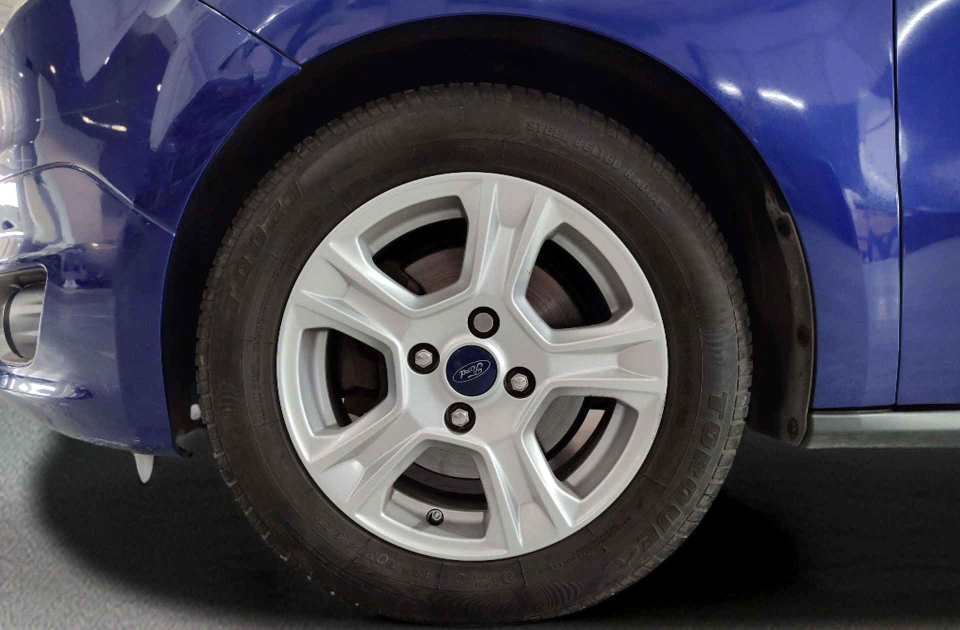 Ford Tourneo Courier 1.0 EcoBoost Trend - foto 31