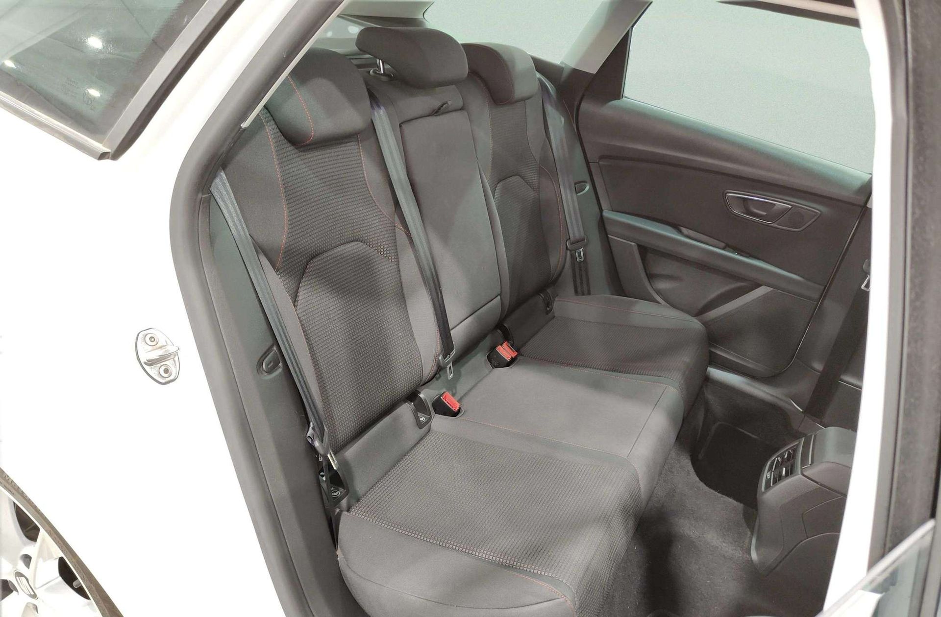 SEAT León ST 2.0 TDI FR - foto 16