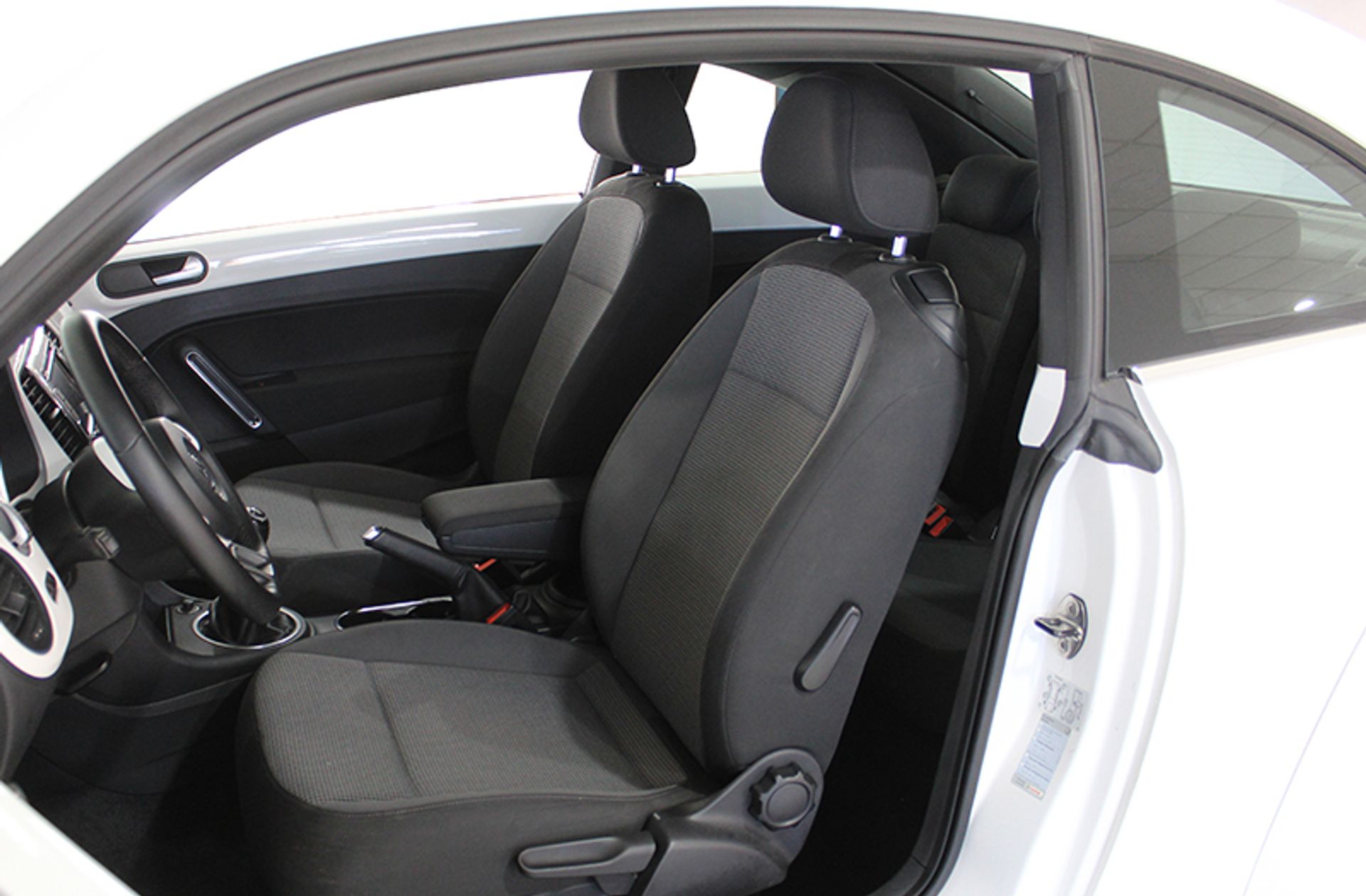Volkswagen Beetle 1.6 TDI Design - foto 11