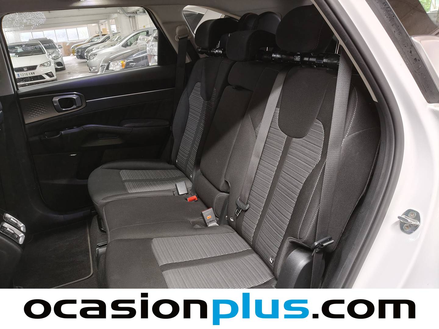 Foto asientos traseros KIA Sorento KIA Sorento 1.6 T-GDi HEV Emotion 4x2 (230 CV)