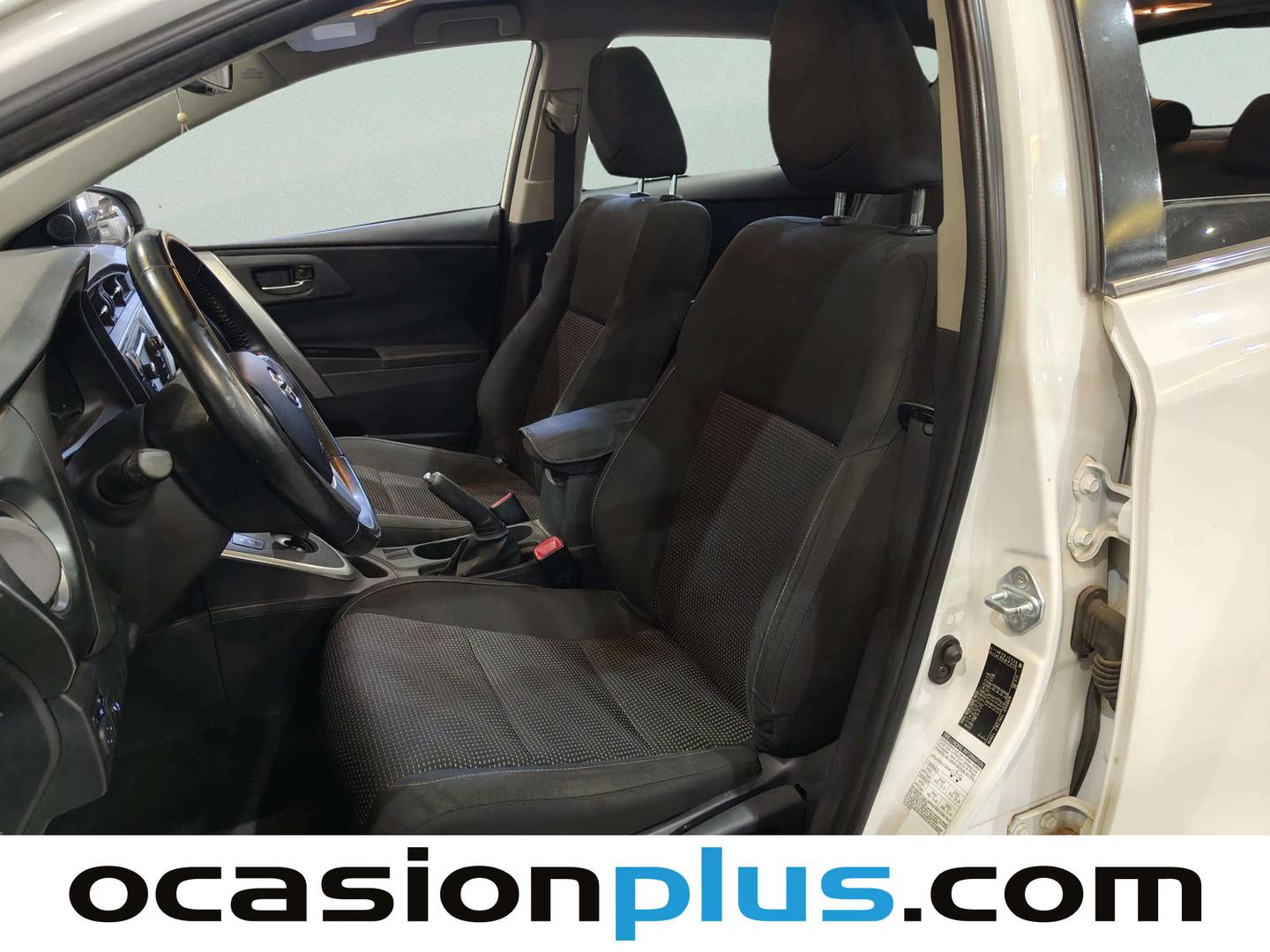 Foto asientos delanteros Toyota Auris Toyota Auris Hybrid Active (136 CV)