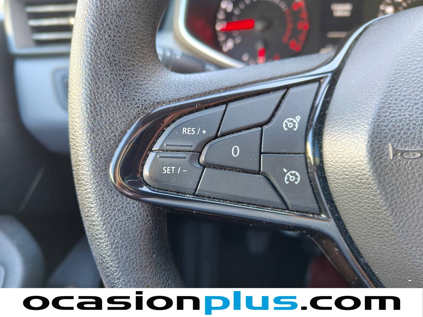 Extras y acabados del Renault Clio Renault Clio Business SCe (65 CV)