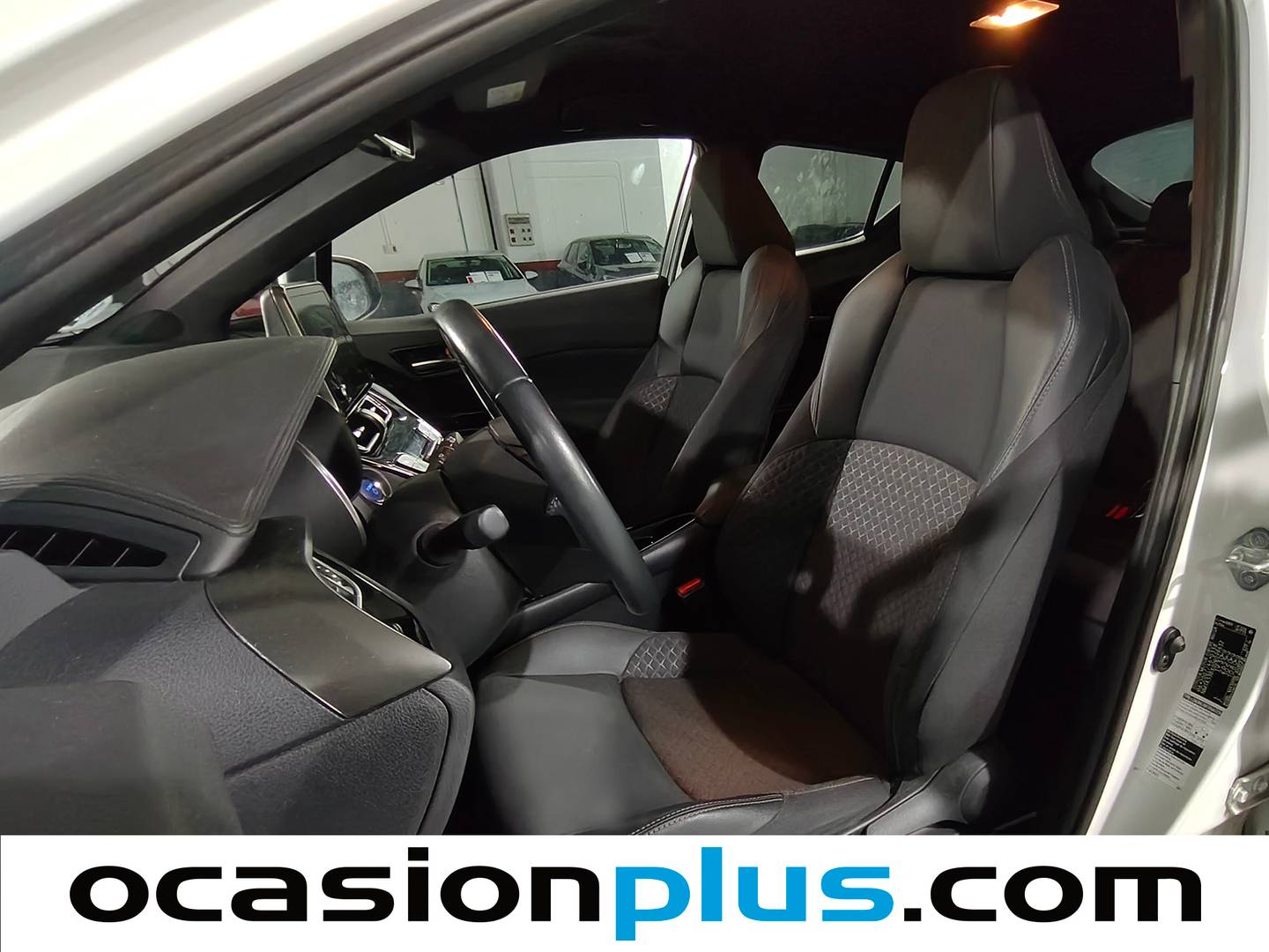 Foto asientos delanteros Toyota C-HR Toyota C-HR 180H Advance (184 CV)