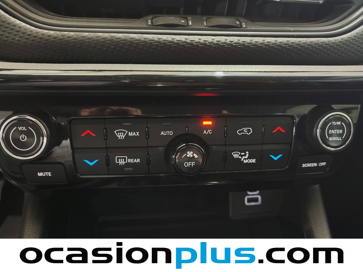 Foto Jeep Compass Jeep Compass 1.3 Gse Night Eagle FWD MT (130 CV)