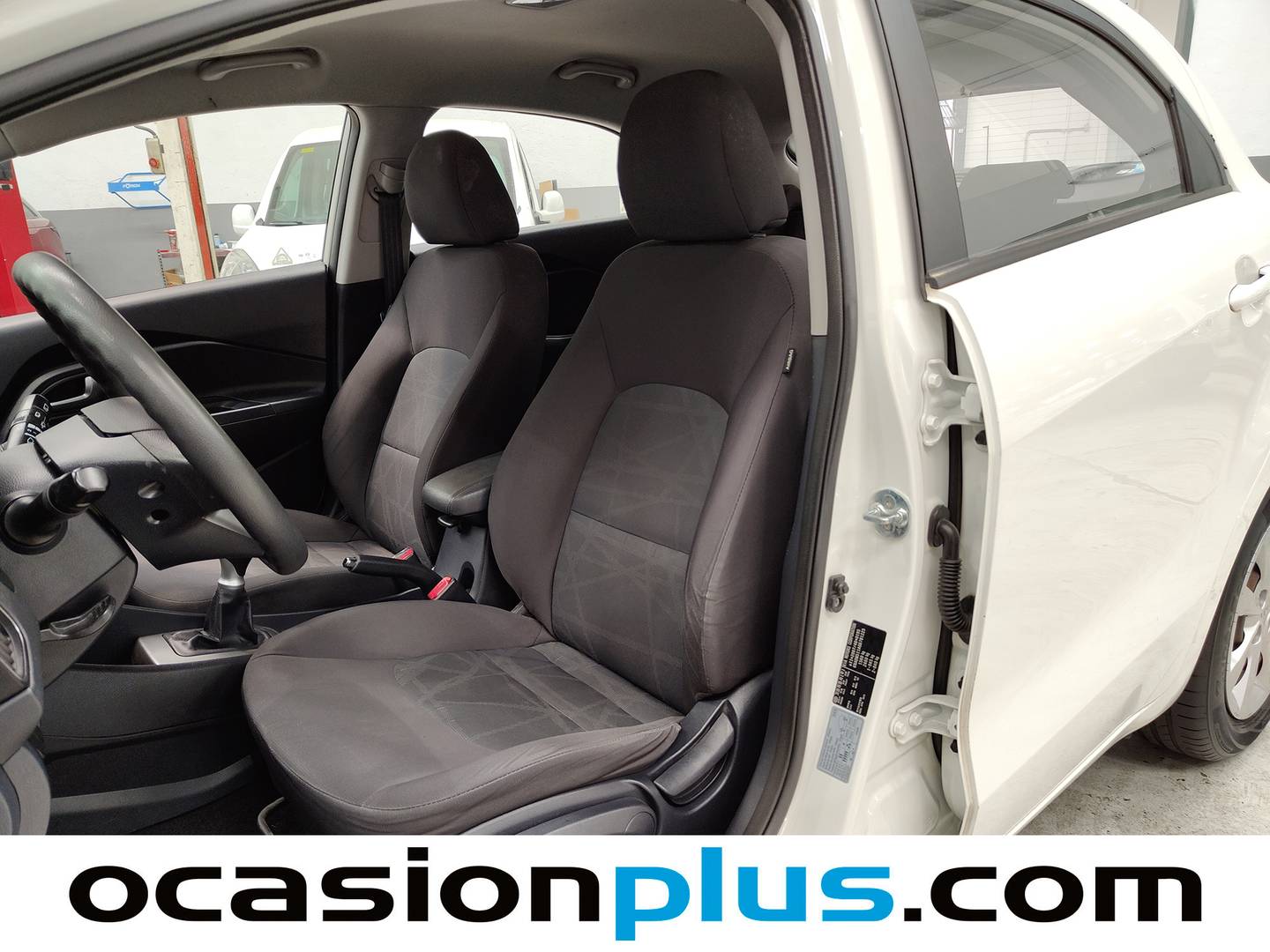 Foto asientos delanteros KIA Rio KIA Rio 1.2 CVVT Concept (84 CV)