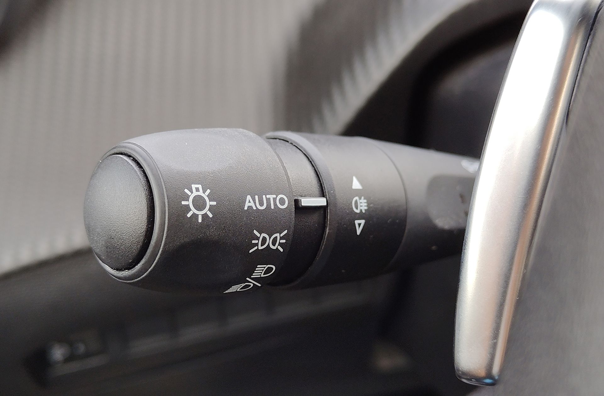 Peugeot 2008 Allure Hybrid eDCS6 - foto 23