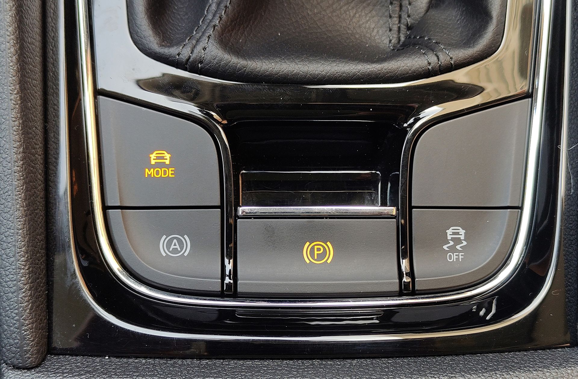 Škoda Karoq 1.6 TDI Ambition - foto 33