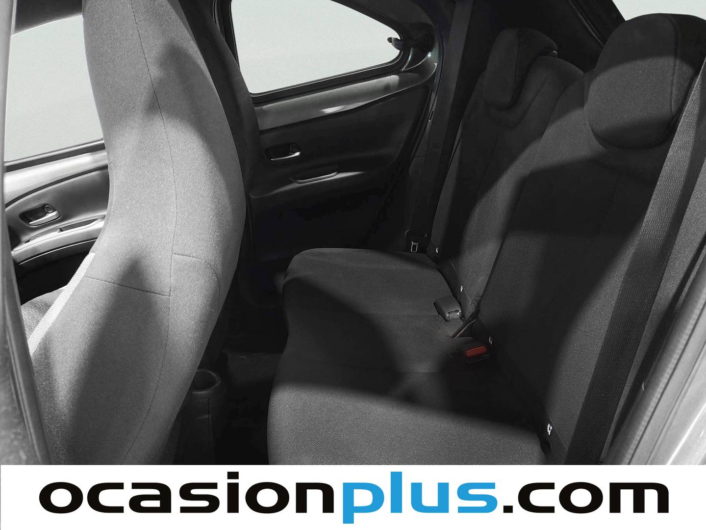 Foto asientos traseros Toyota Aygo X Cross Toyota Aygo X Cross 1.0 VVT-I Like (72 CV)