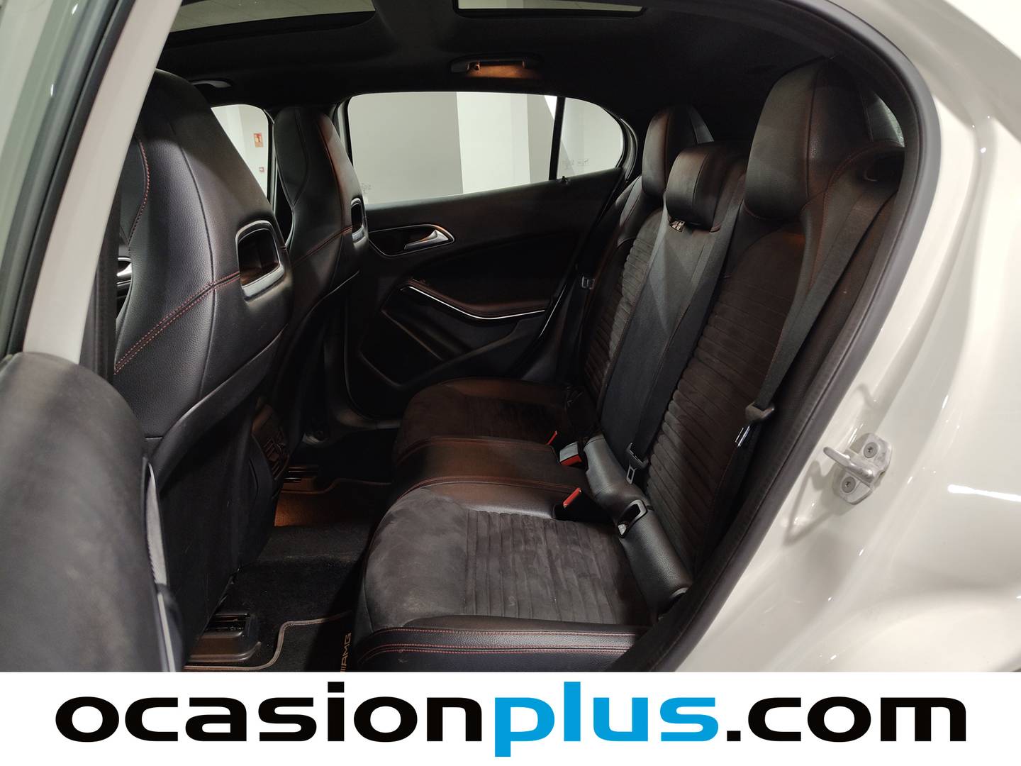 Foto asientos traseros Mercedes GLA Mercedes GLA 200 d (136 CV) Pack AMG