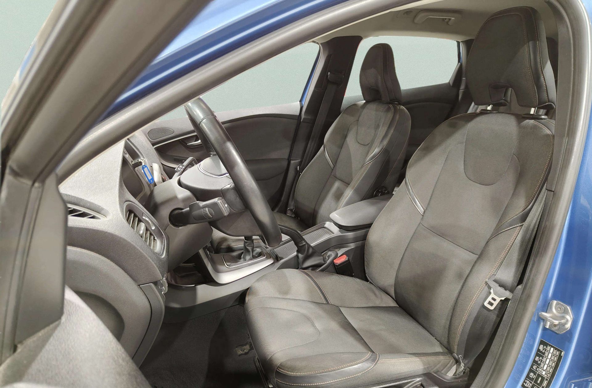 Volvo V40 D2 Momentum - foto 8