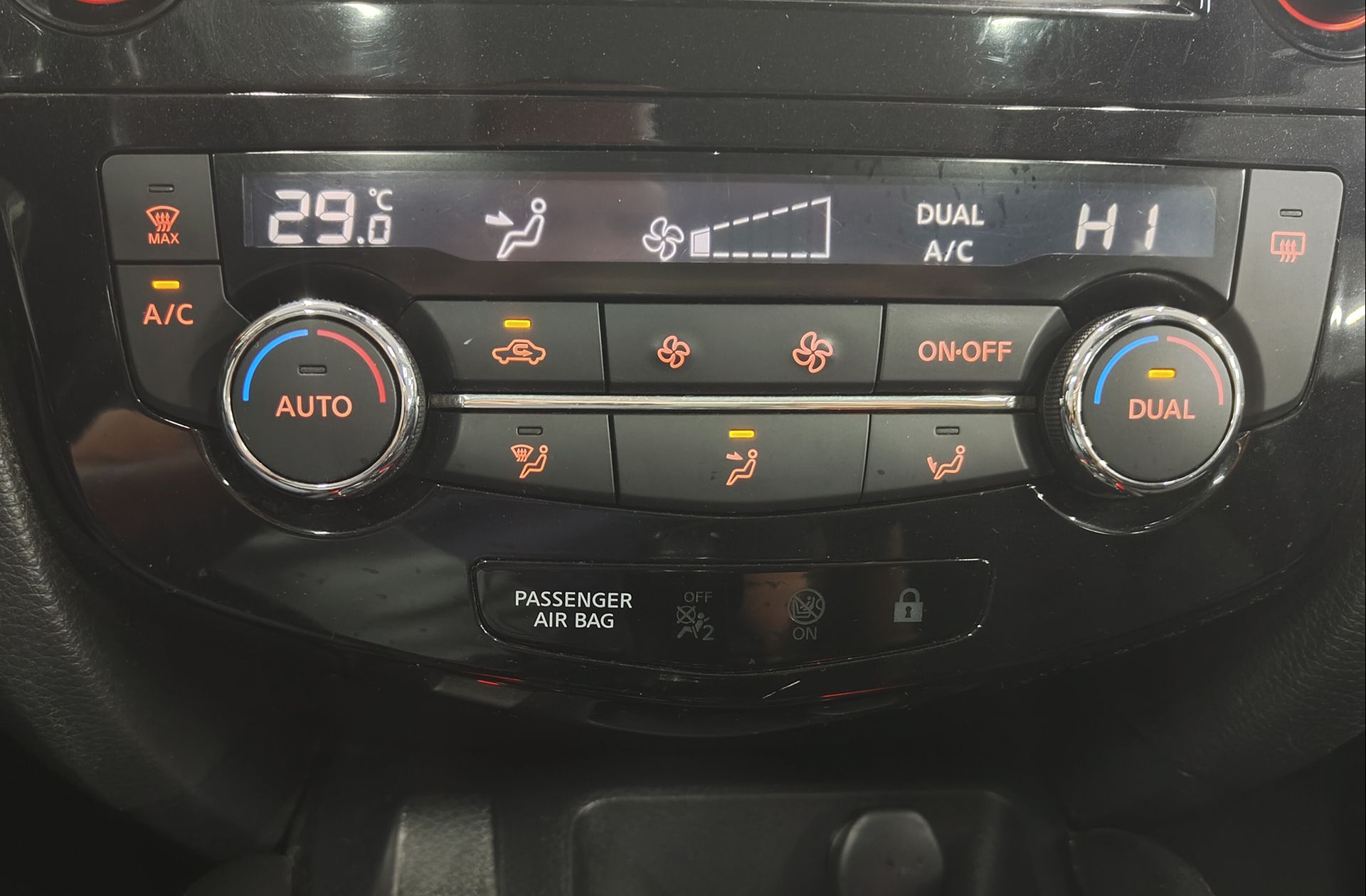 Nissan Qashqai DIG-T 115 N-Connecta - foto 31