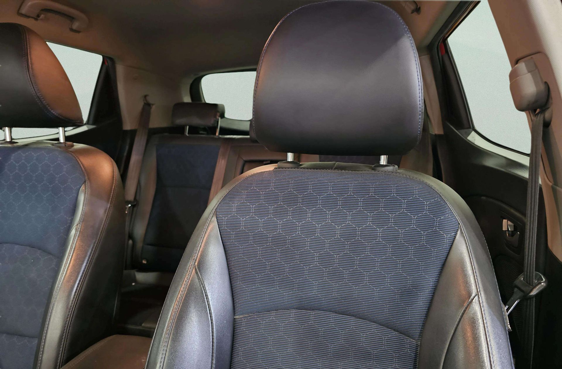 SsangYong Tivoli D16T Premium 4x2 - foto 7