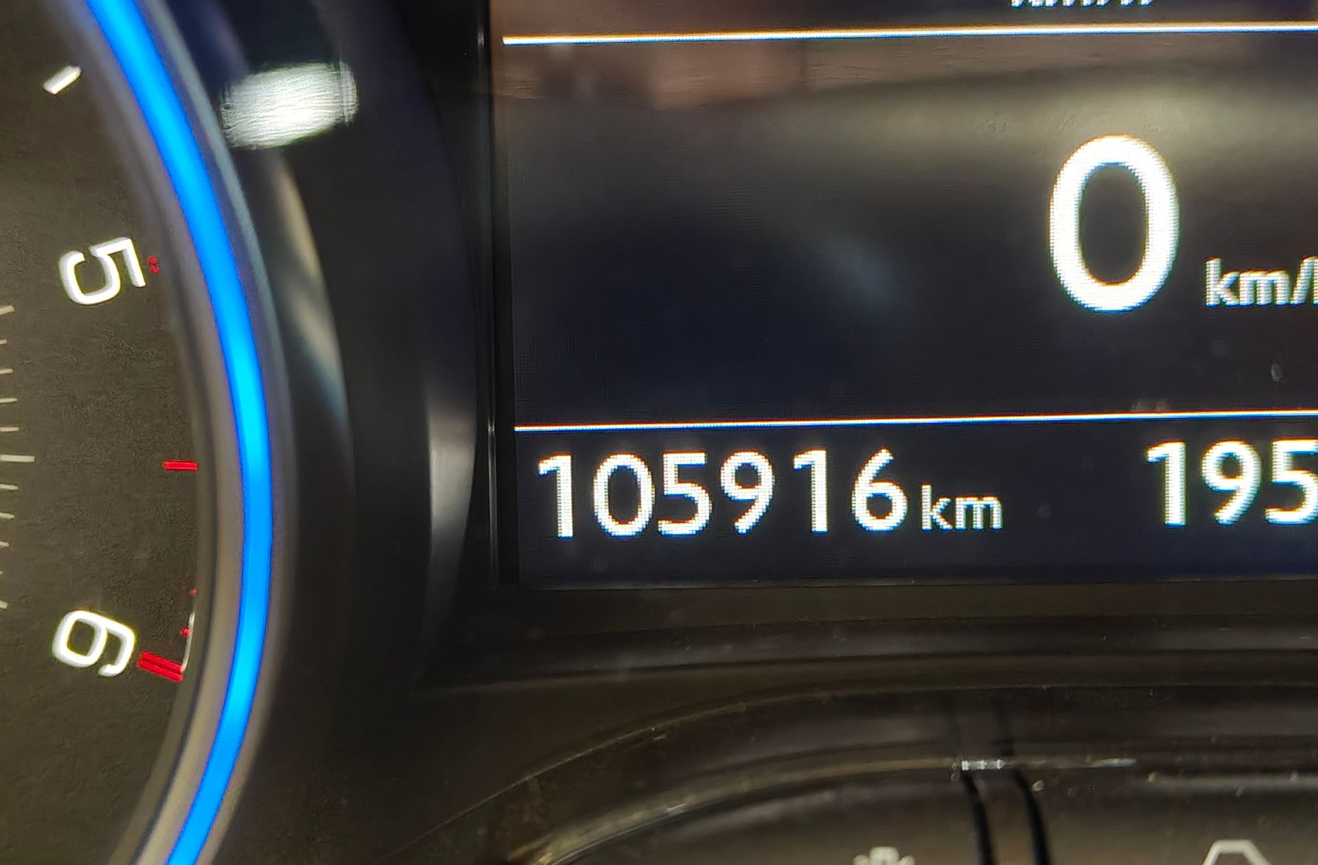 Peugeot 2008 BlueHDi 100 Allure - foto 10