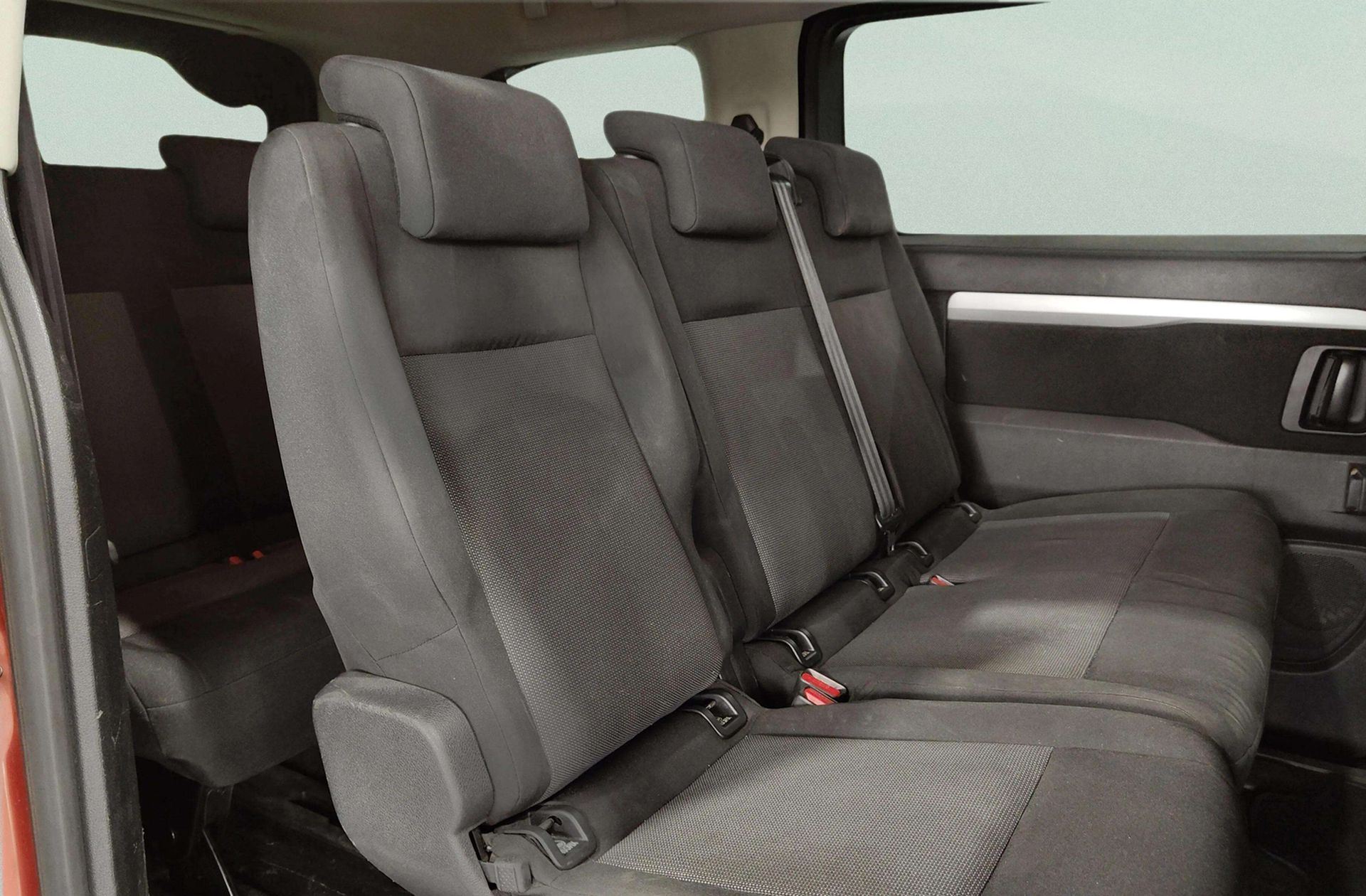 Peugeot Traveller 2.0 BlueHDi Business Standard 8 plazas - foto 17