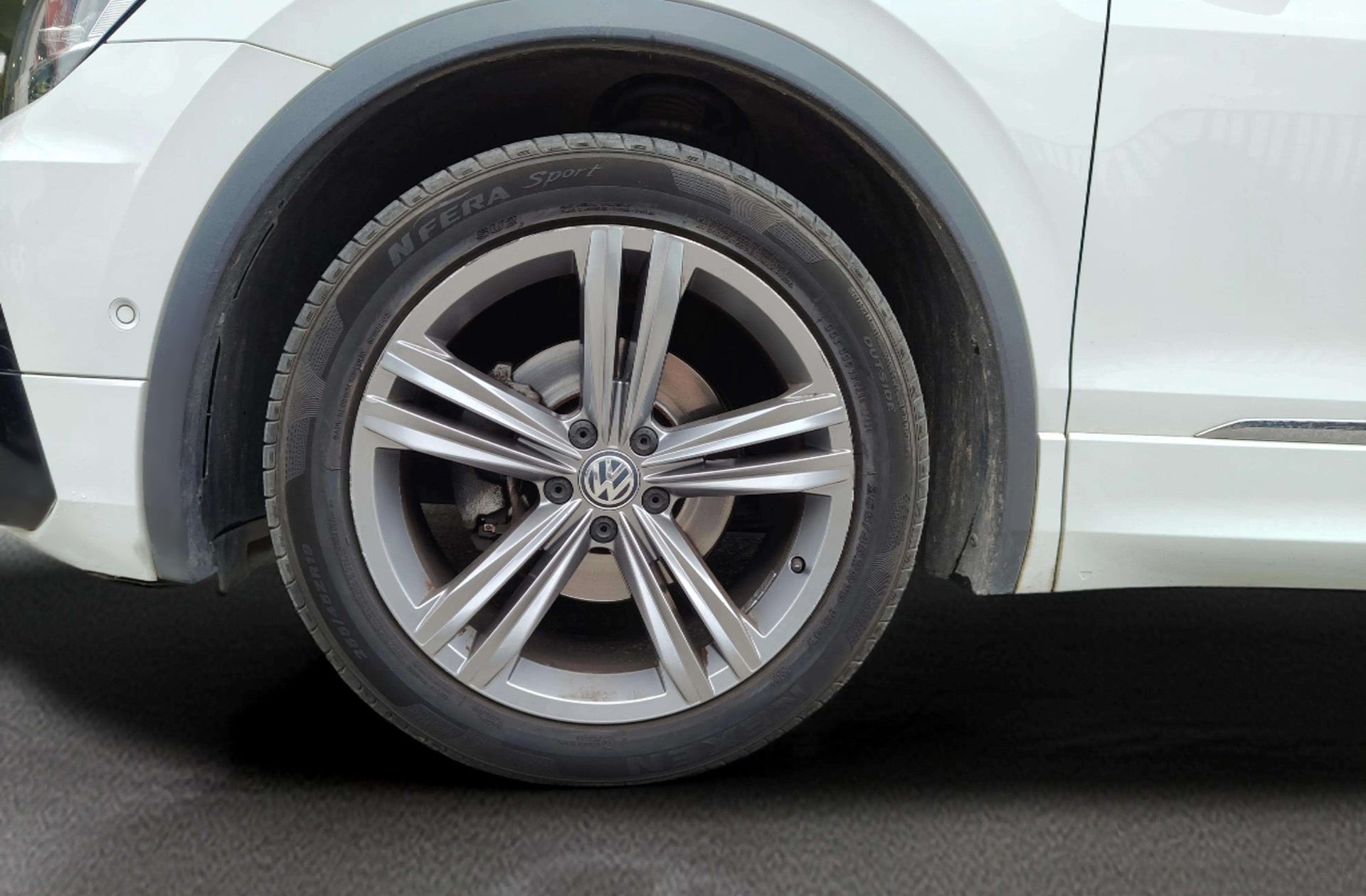 Volkswagen Tiguan Advance 2.0 TDI DSG Pack R-line - foto 38