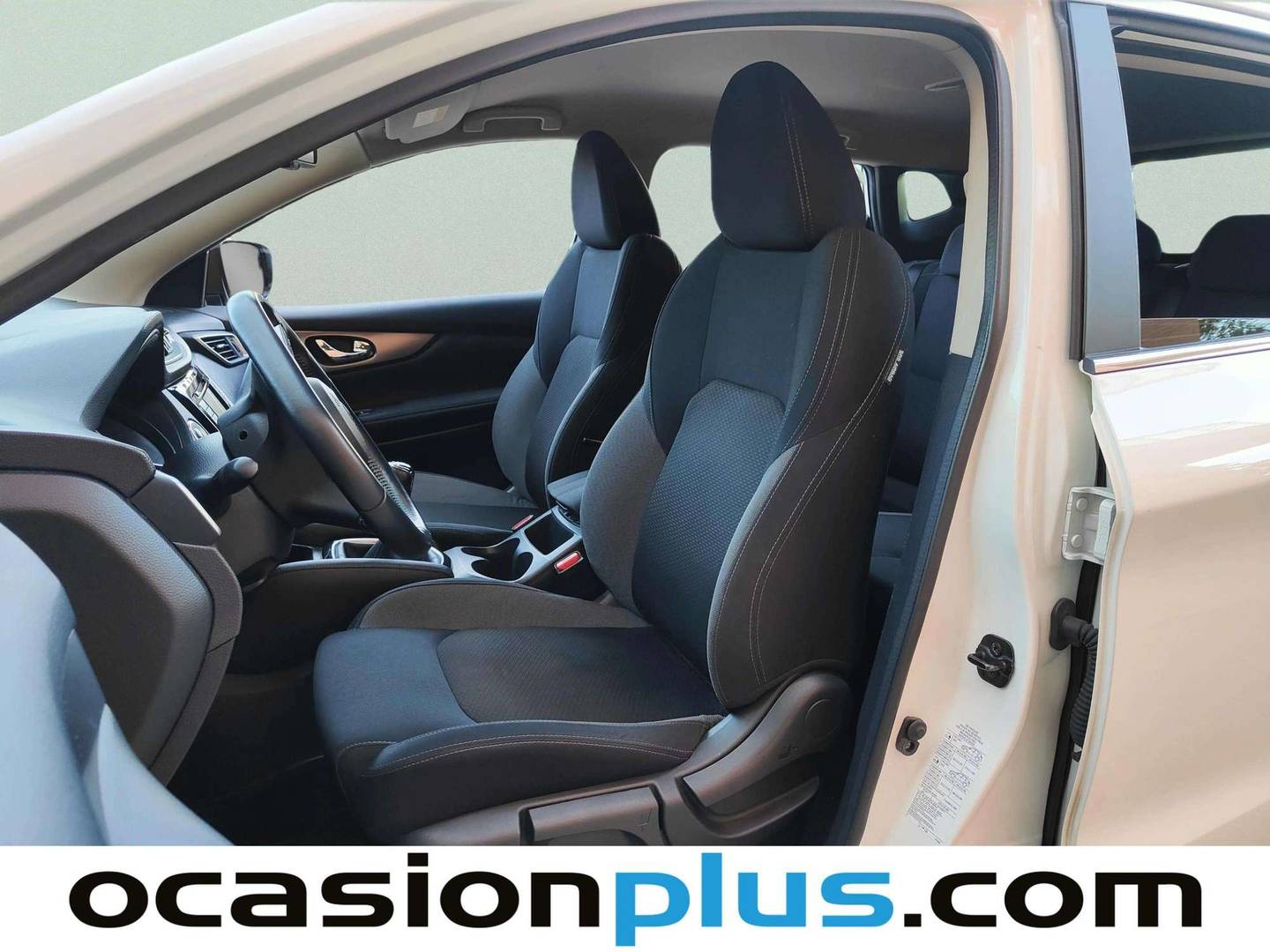 Foto asientos delanteros Nissan QASHQAI Nissan Qashqai DIG-T 115 N-Connecta 4x2 (115 CV)