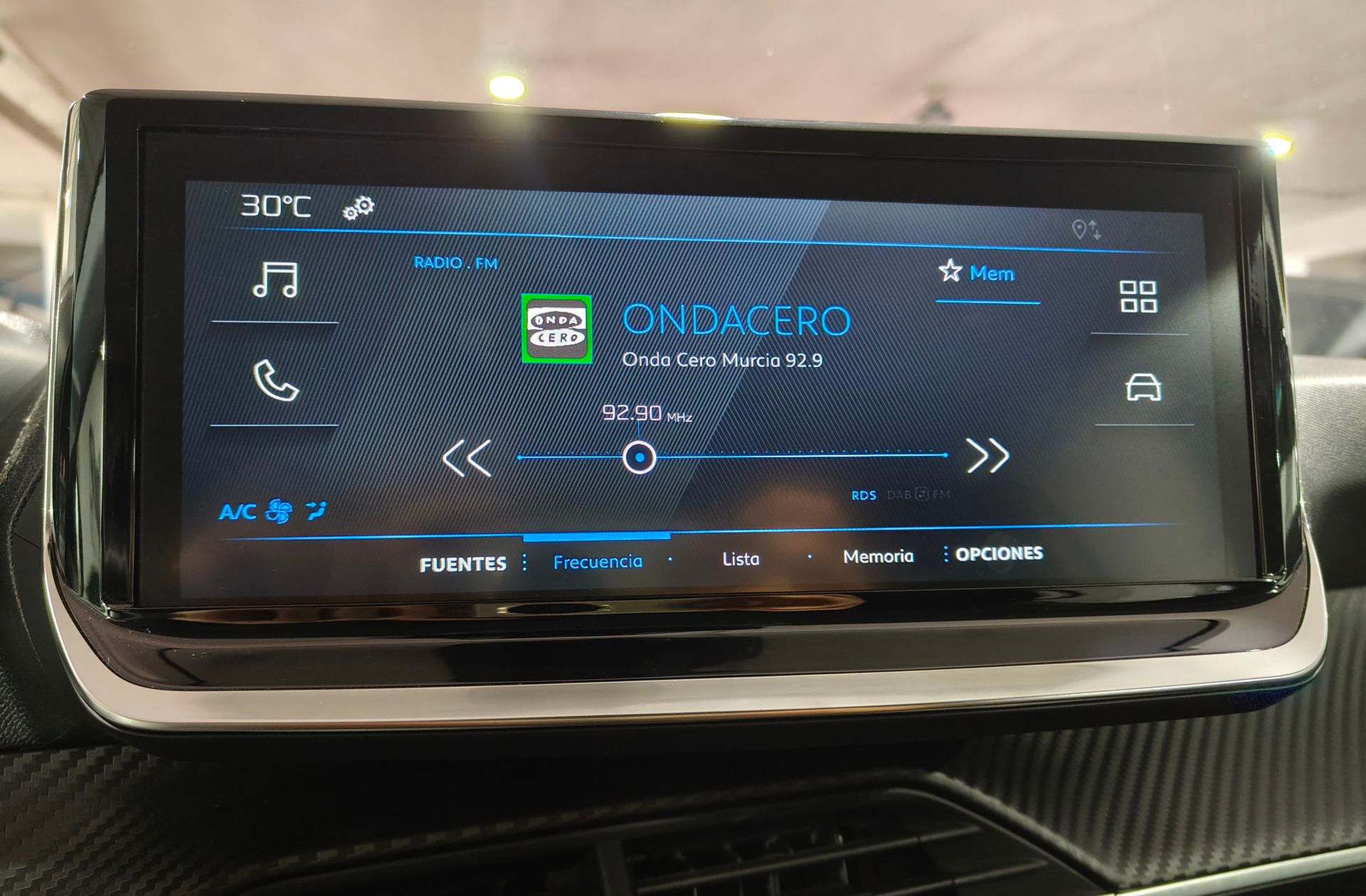Peugeot 208 Style Hybrid 110 eDCS6 - foto 31