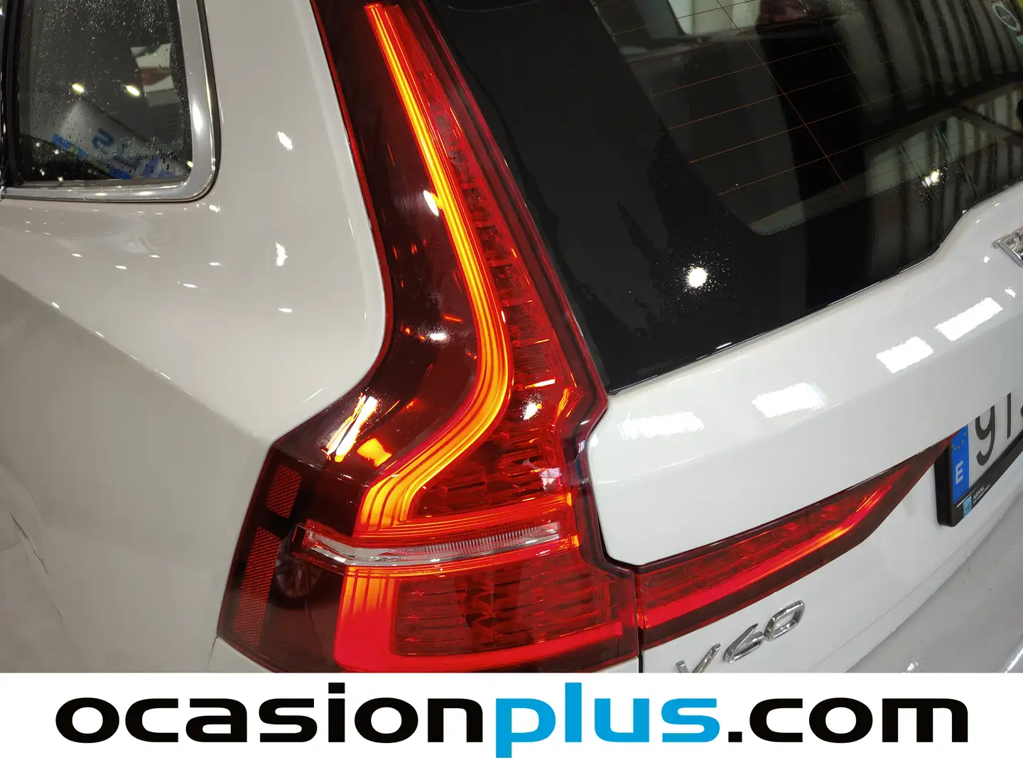 Foto Volvo V60 Volvo V60 T8 Business Plus AWD Auto (390 CV)