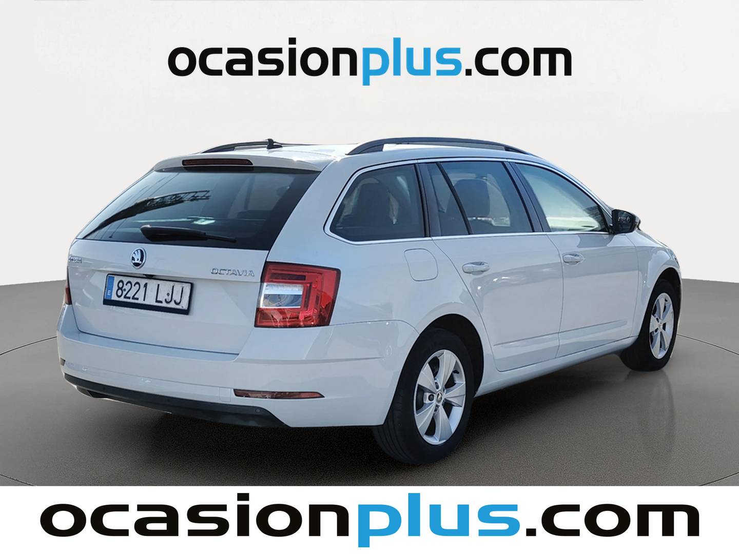 Foto trasera Skoda Octavia Skoda Octavia Combi 1.5 TSI Ambition DSG (150 CV) derecha