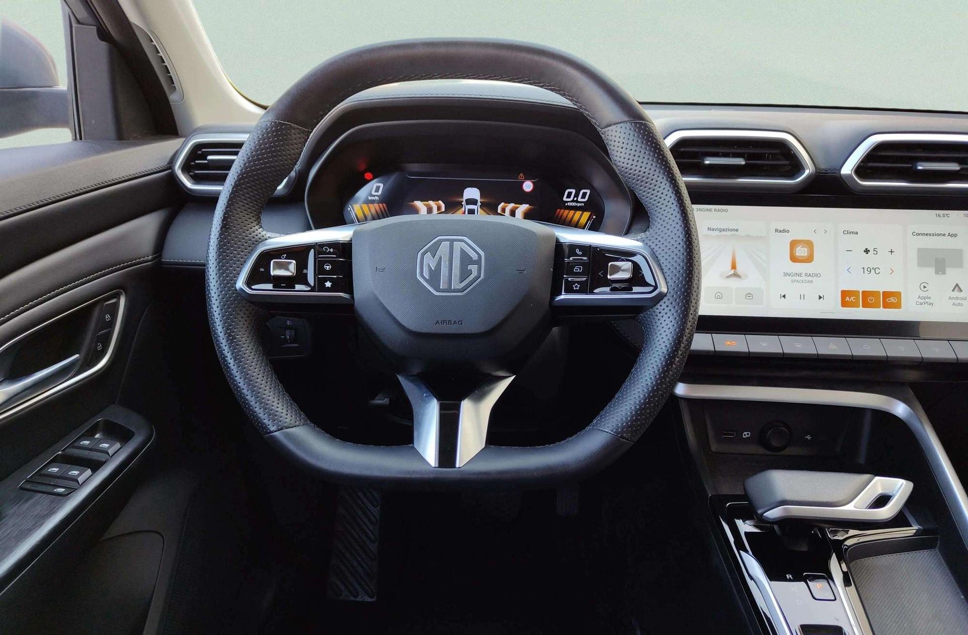 MG ZS 1.5 Hybrid+ Luxury - foto 24