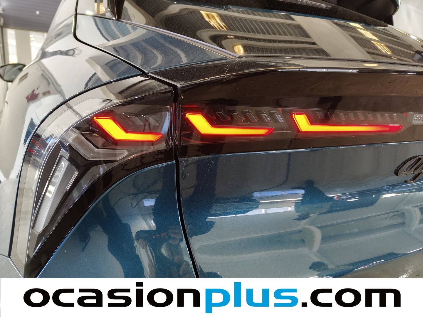 Foto Alfa Romeo Junior Alfa Romeo Junior 1.2 Ibrida Speciale Auto (136 CV)