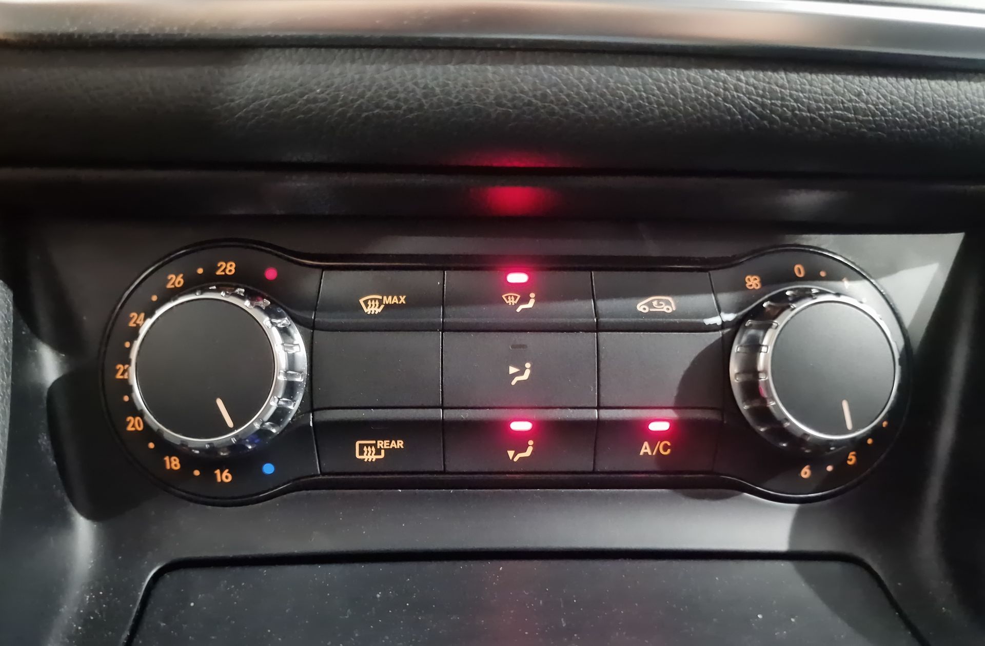 Mercedes-Benz GLA 200 d Style - foto 30