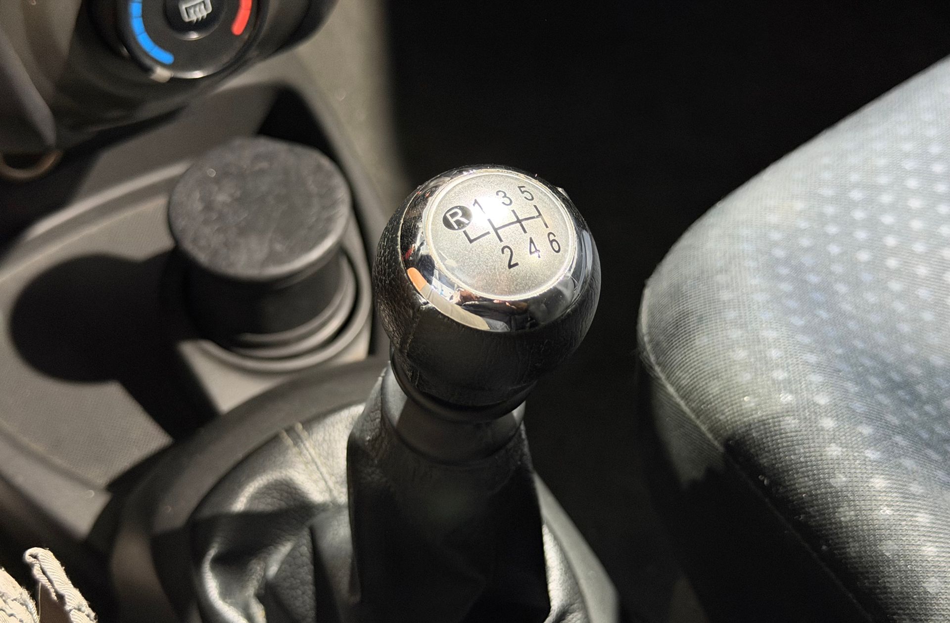 Toyota Yaris 1.3 VVT-I TS - foto 5