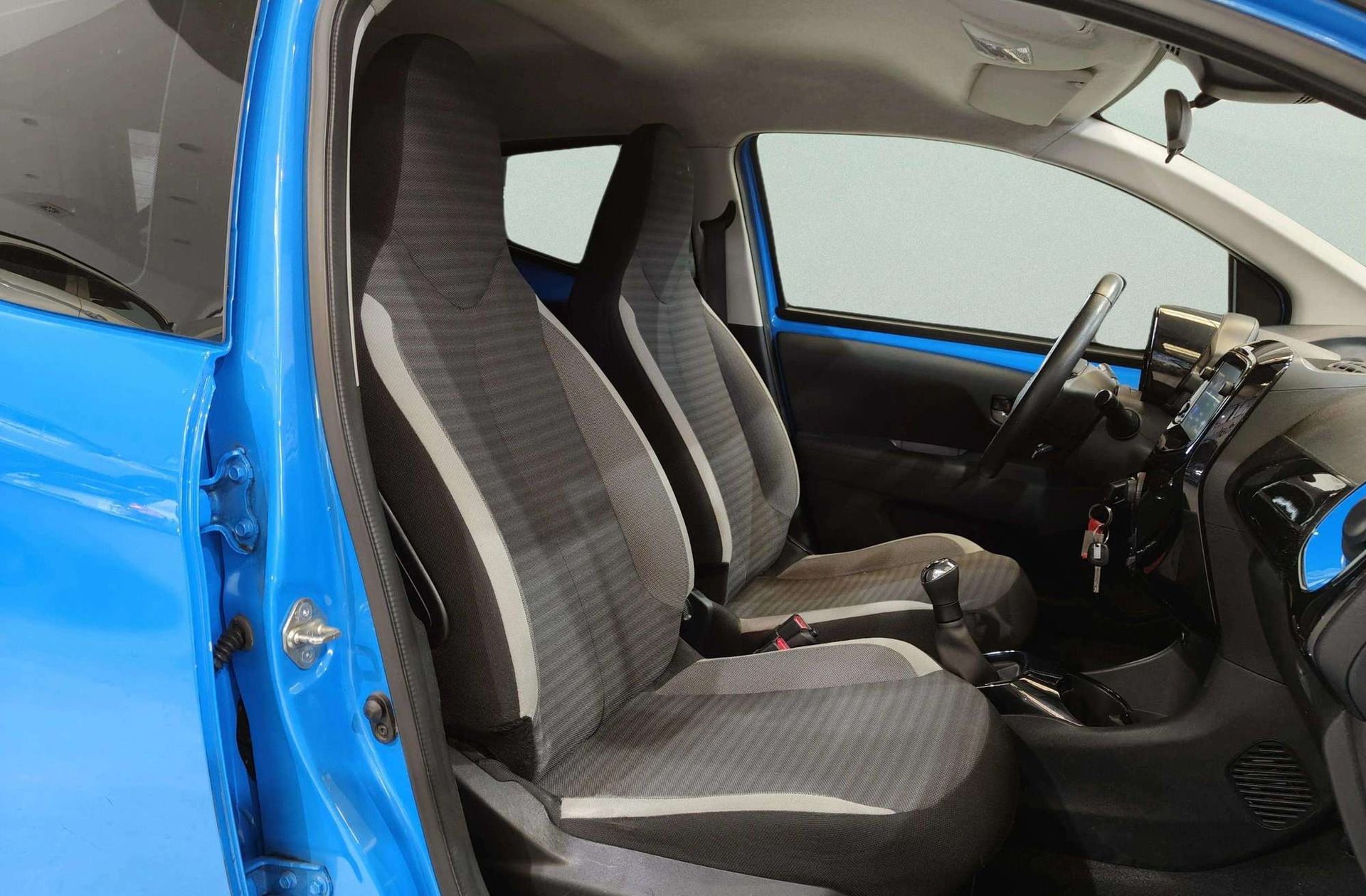 Toyota Aygo 1.0 70 x-play - foto 23
