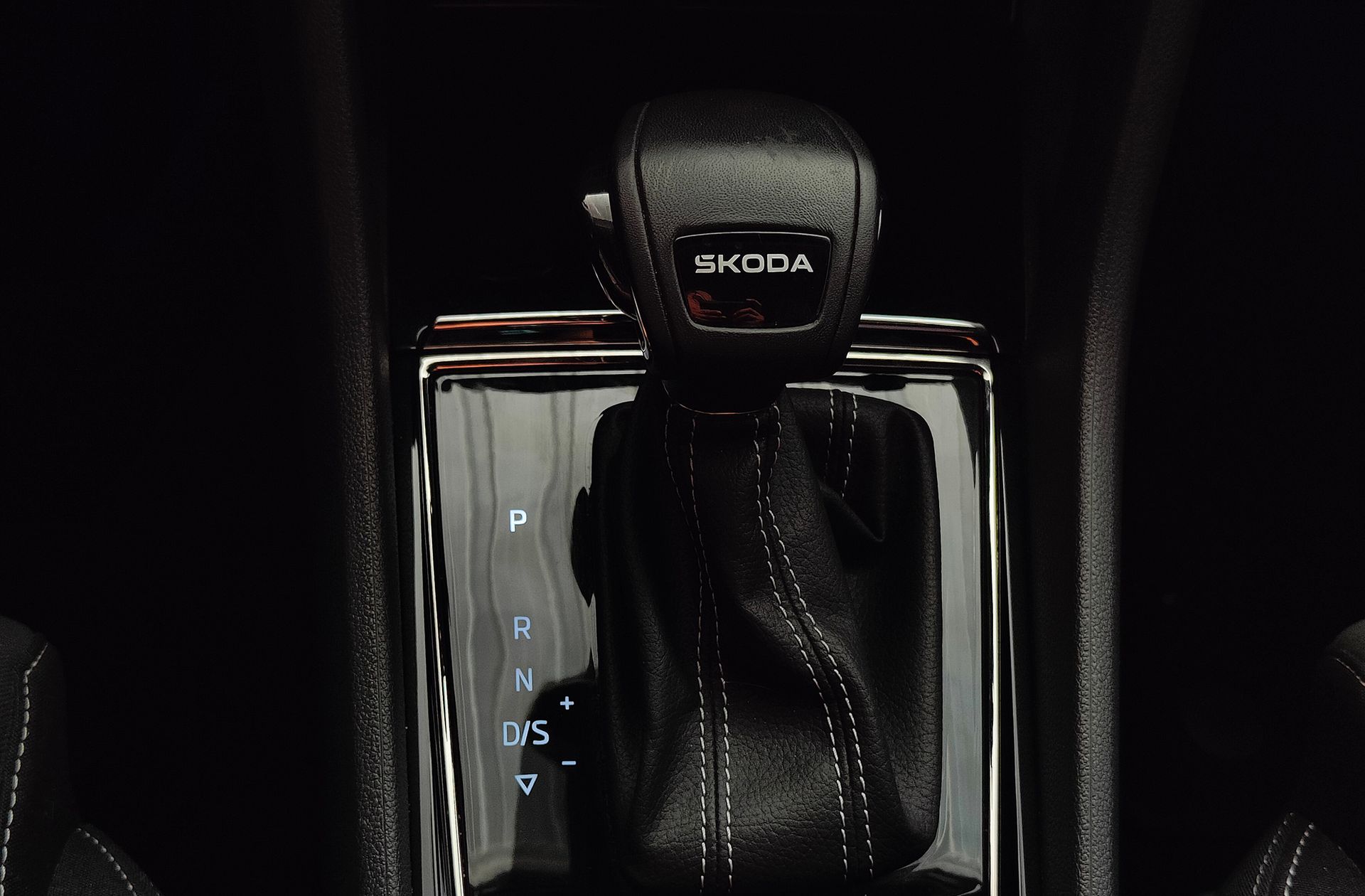 Škoda Karoq 1.5 TSI ACT Sportline DSG - foto 5