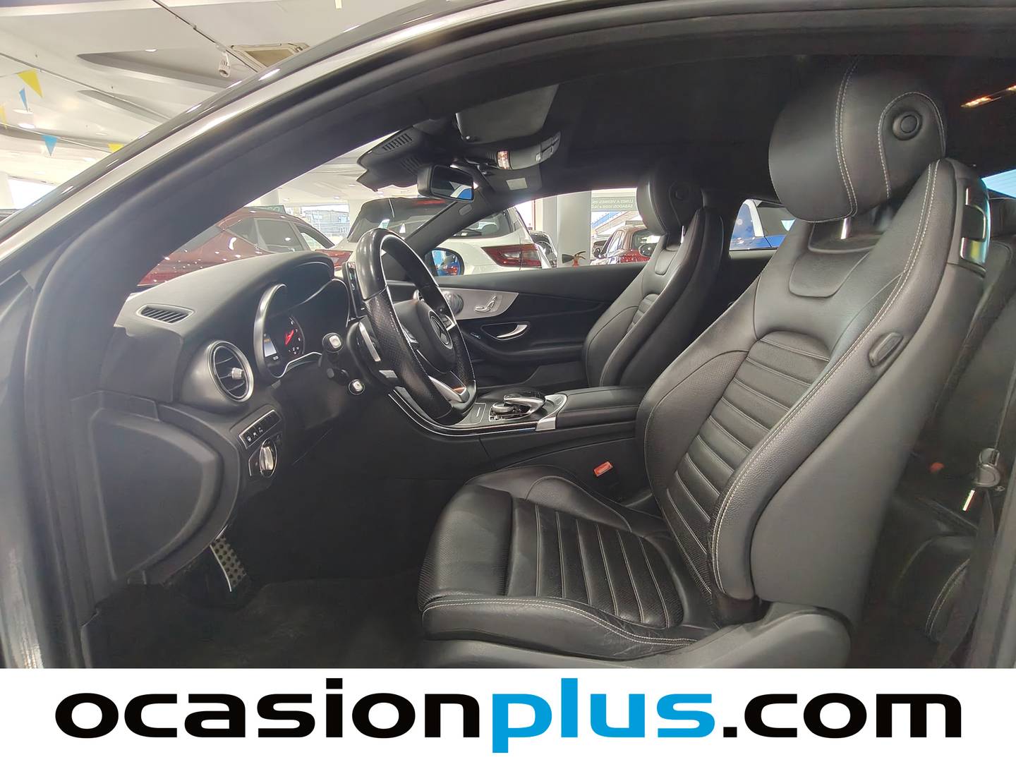 Foto asientos delanteros Mercedes Clase C Mercedes-Benz Clase C Coupe 300 AMG Line (245 CV)