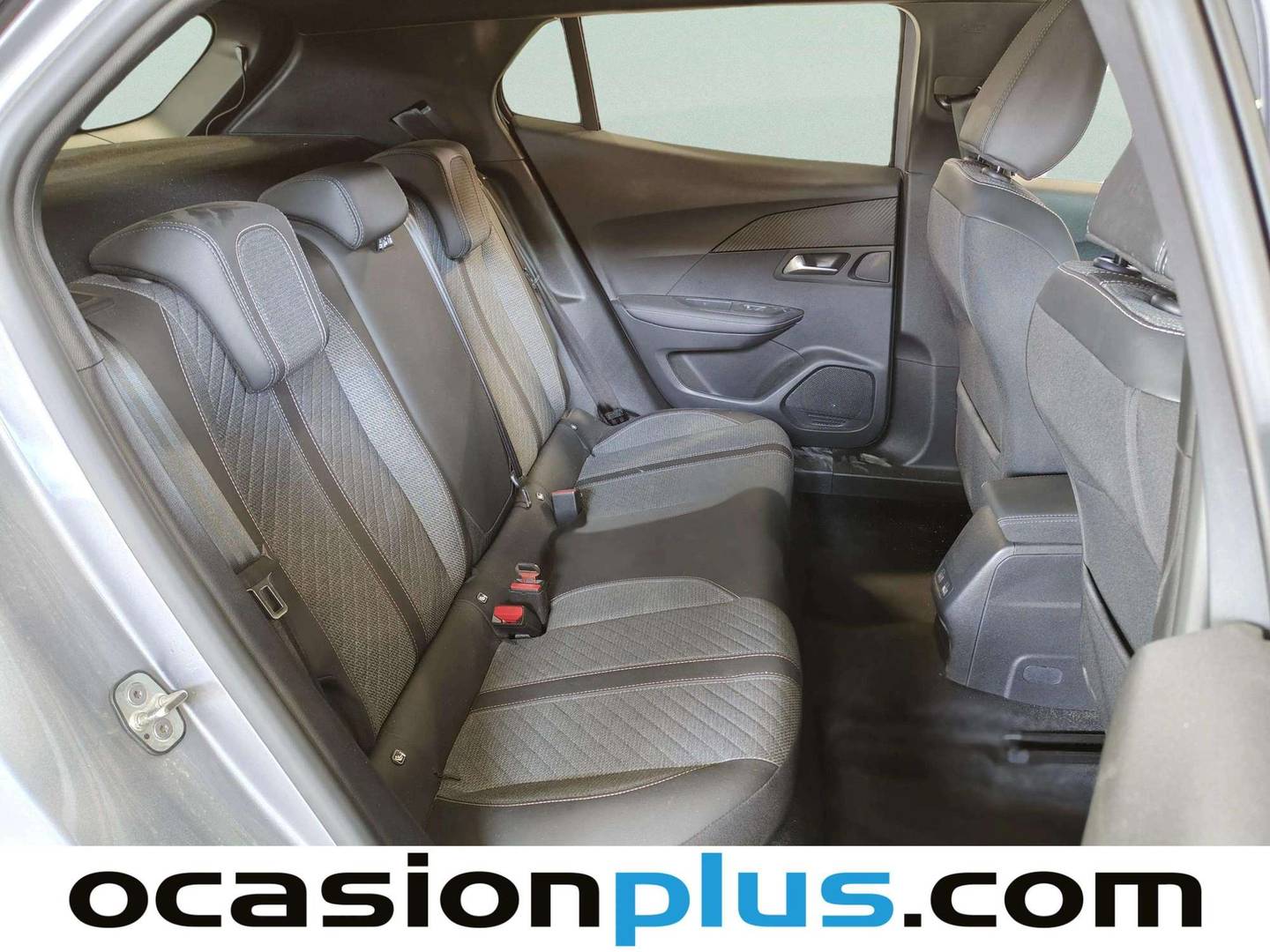 Peugeot 2008 Peugeot 2008 Allure Hybrid eDCS6 (145 CV) automático