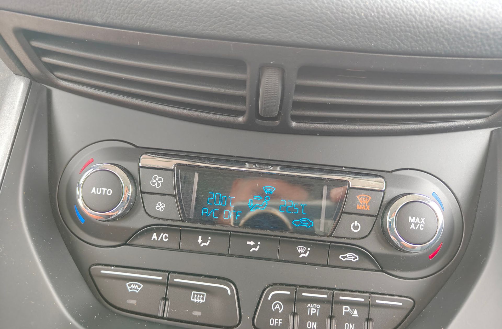 Ford C-Max 1.0 EcoBoost Trend - foto 26