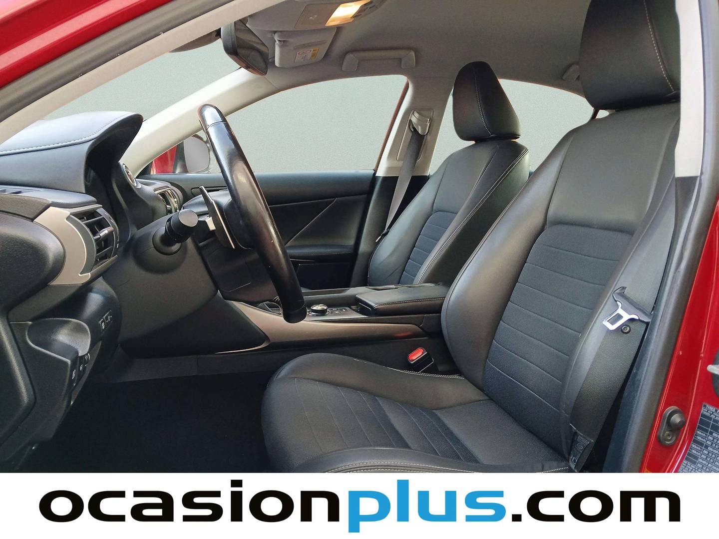 Foto asientos delanteros Lexus IS Lexus IS 300h Executive (223 CV)