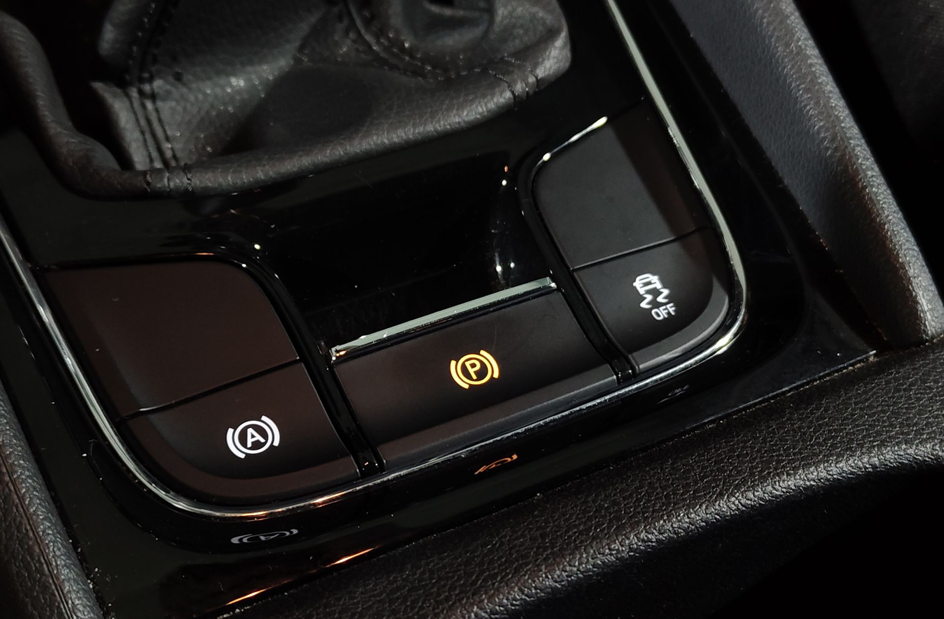 Škoda Karoq 2.0 TDI Selection - foto 32