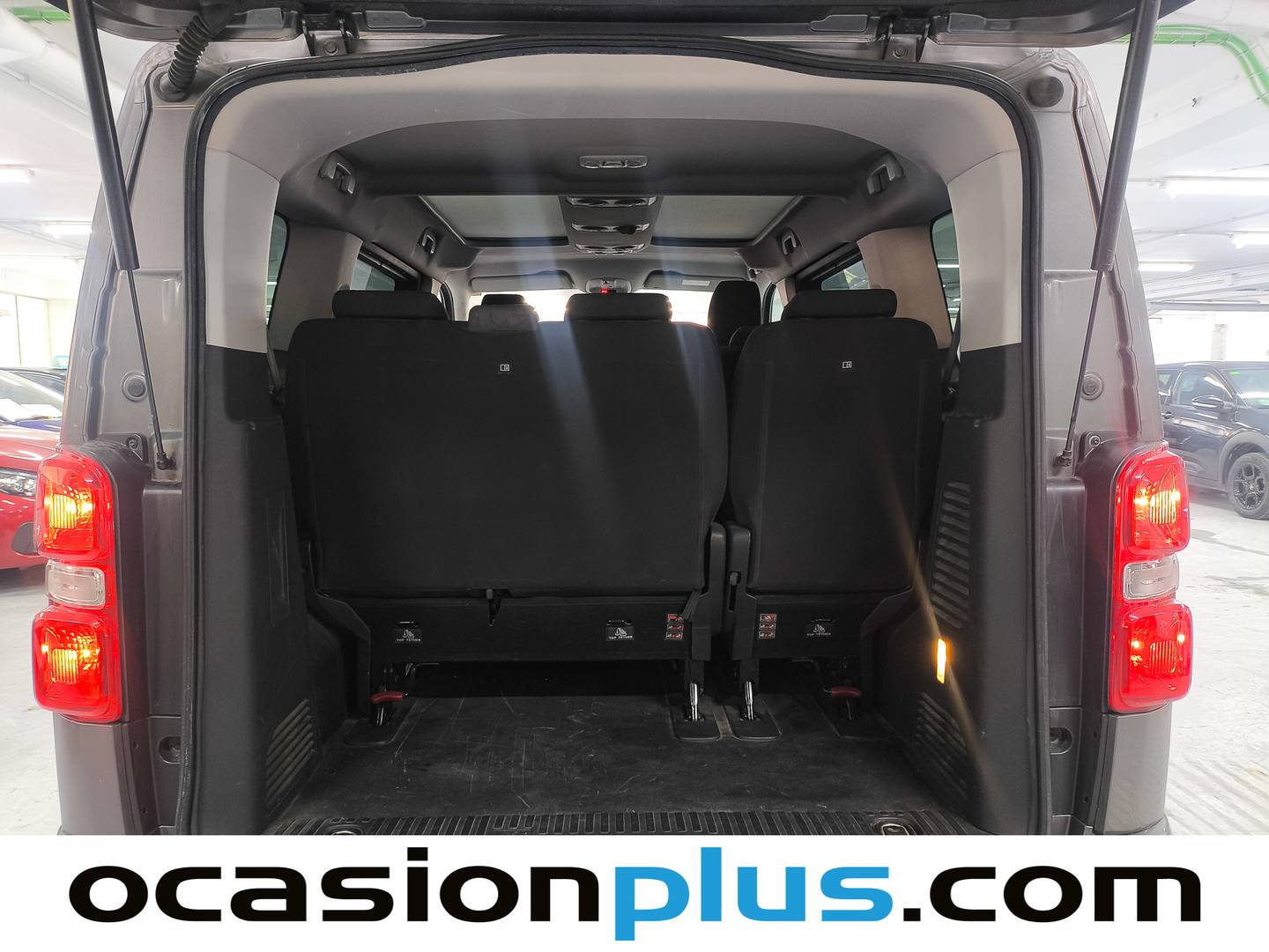 Foto Peugeot Traveller Peugeot Traveller 1.6 BlueHDi Business Standard (115 CV) 9 Plazas siete plazas