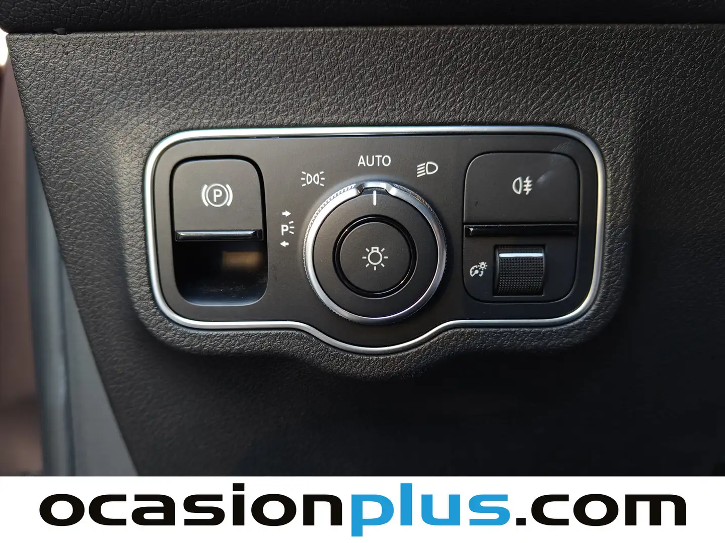 Foto Mercedes GLB Mercedes-Benz GLB 220 D 4Matic  (190 CV)