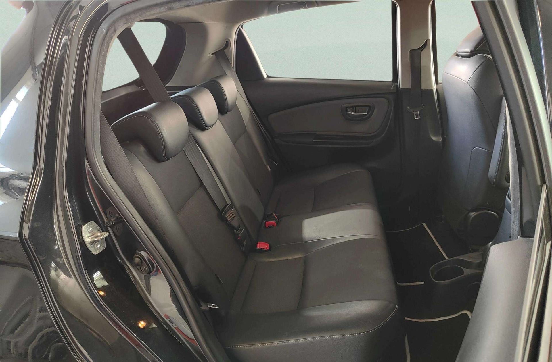 Toyota Yaris 1.5 Hybrid Advance - foto 17