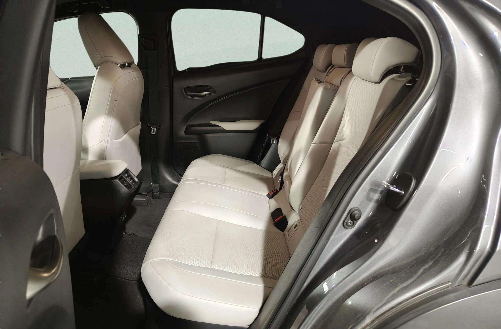 Lexus UX 250h Luxury - foto 19