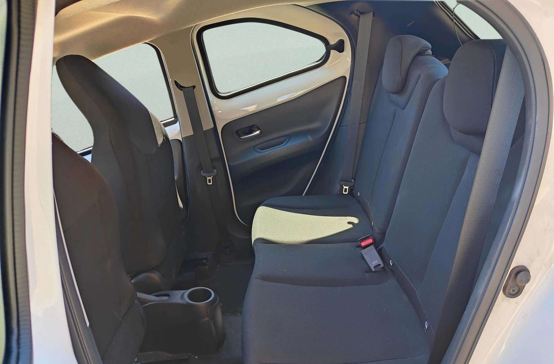Toyota Aygo X 1.0 VVT-I Play - foto 10