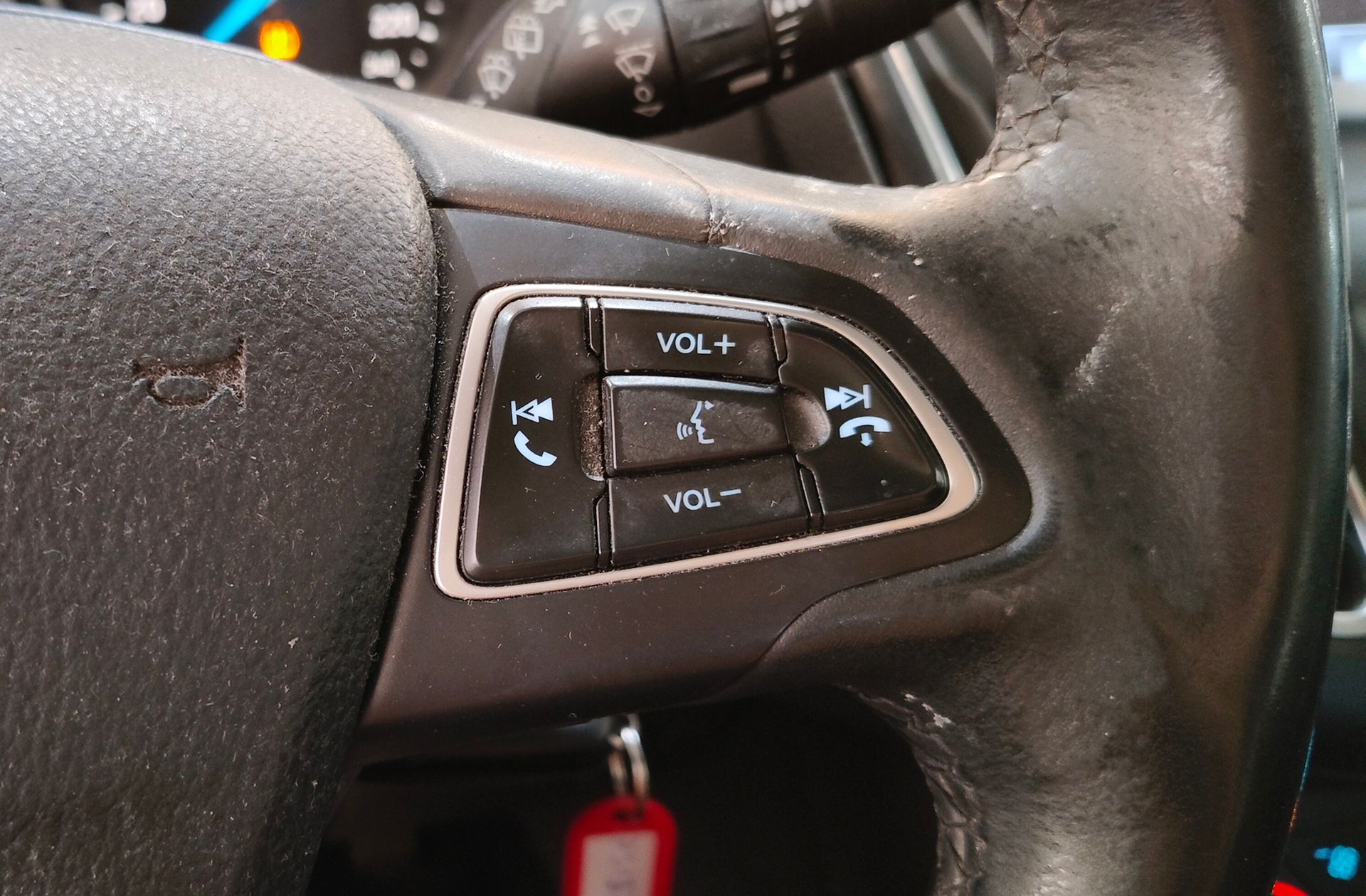 Ford Focus 1.0 EcoBoost Trend+ - foto 27