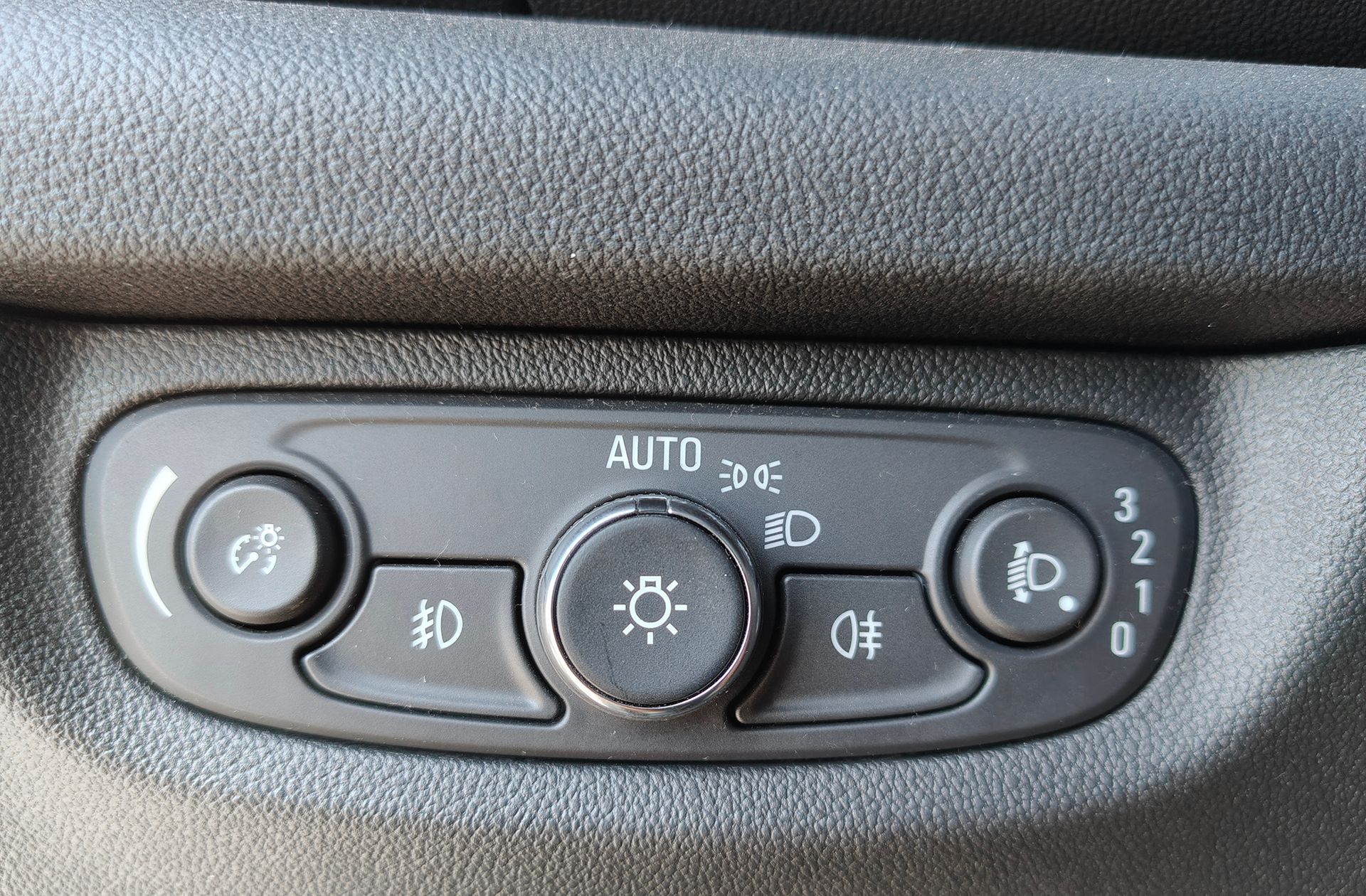 Opel Insignia GS 1.5 Turbo XFT Innovation - foto 24
